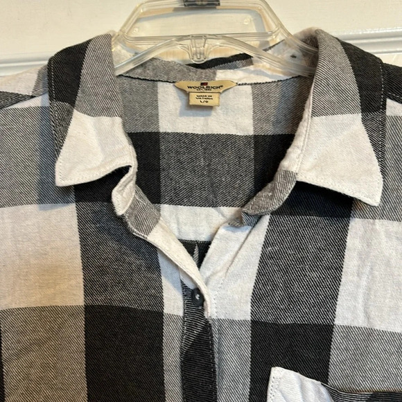 Woolrich women’s black and white flannel button down shirt size large - Picture 2 of 8